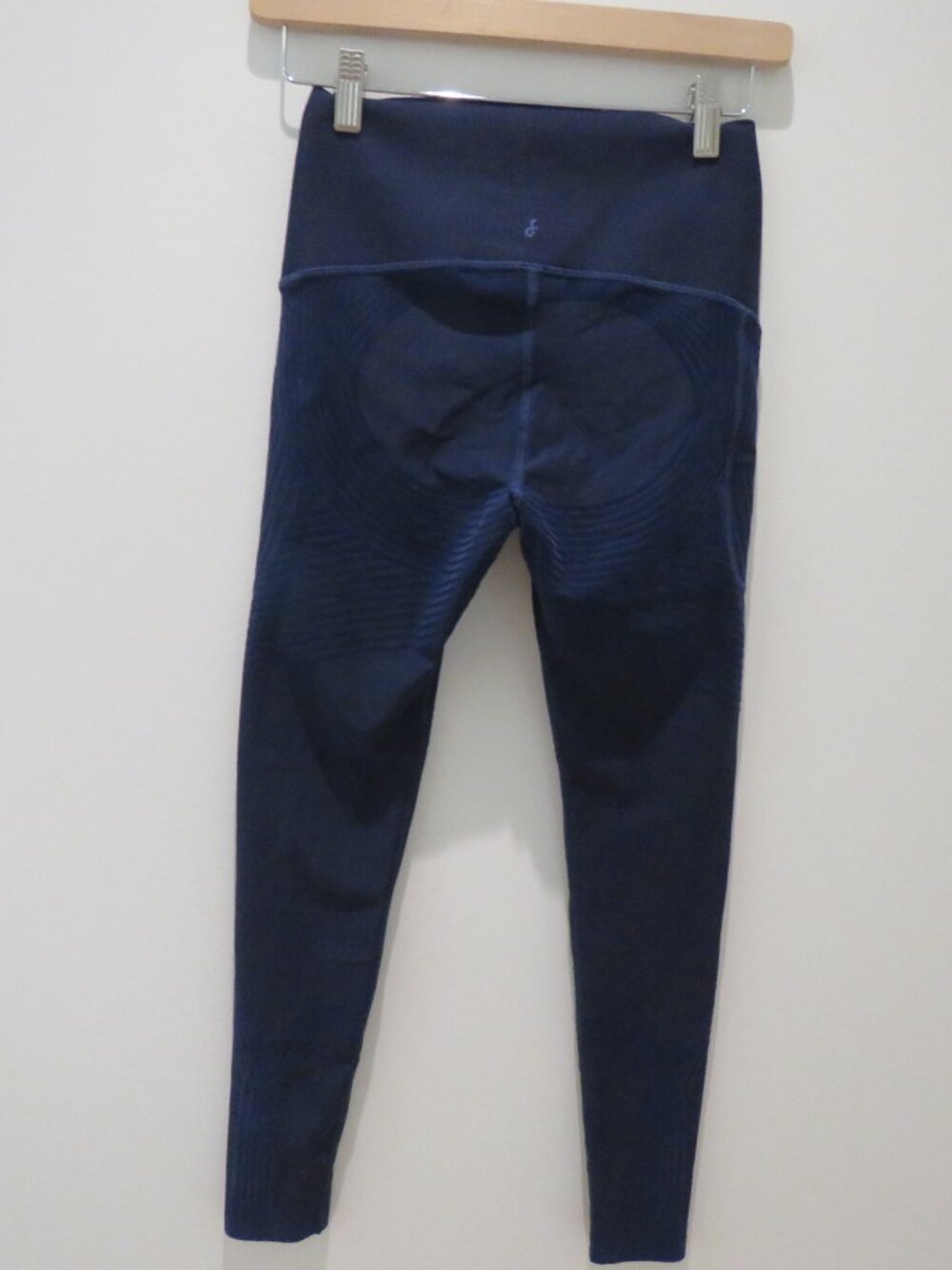 FANKA Body Sculpt Side Pocket Leggings Navy Small Athleisure Workout Gym Shaping - Picture 9 of 14